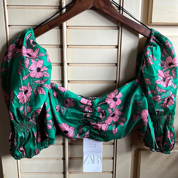 BNWT Floral Satin Zara Crop Top - Picture 1 of 3